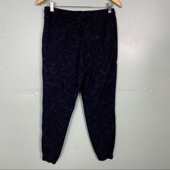 Athleta Printed Farallon Jogger Blue Camo Sz 4 - Picture 5 of 8